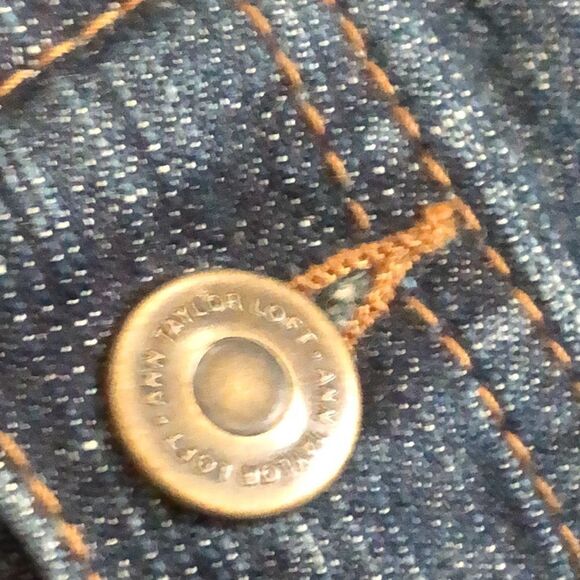 Anne Taylor Loft Cropped denim jacket. Size S - Picture 6 of 7